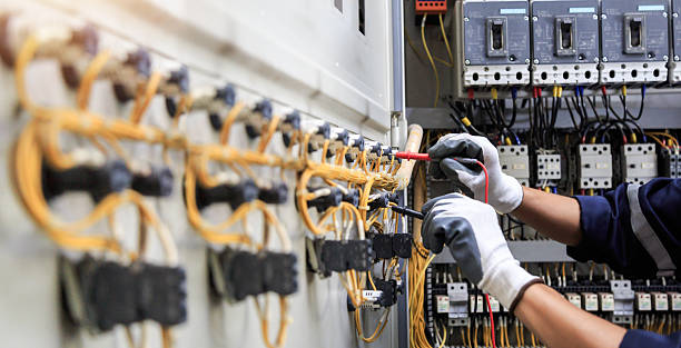 Professional Electrician technician working in Salem, NJ